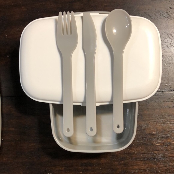 NEW - Bentgo Classic Lunch Box with Utensils - Picture 6 of 8